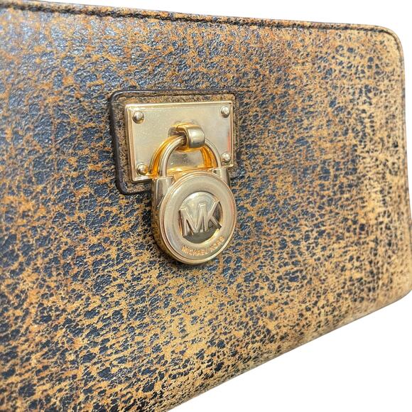 Michael Kors Hamilton Wallet Light Brown Distressed Leather Gold Logo Accent - Picture 2 of 9
